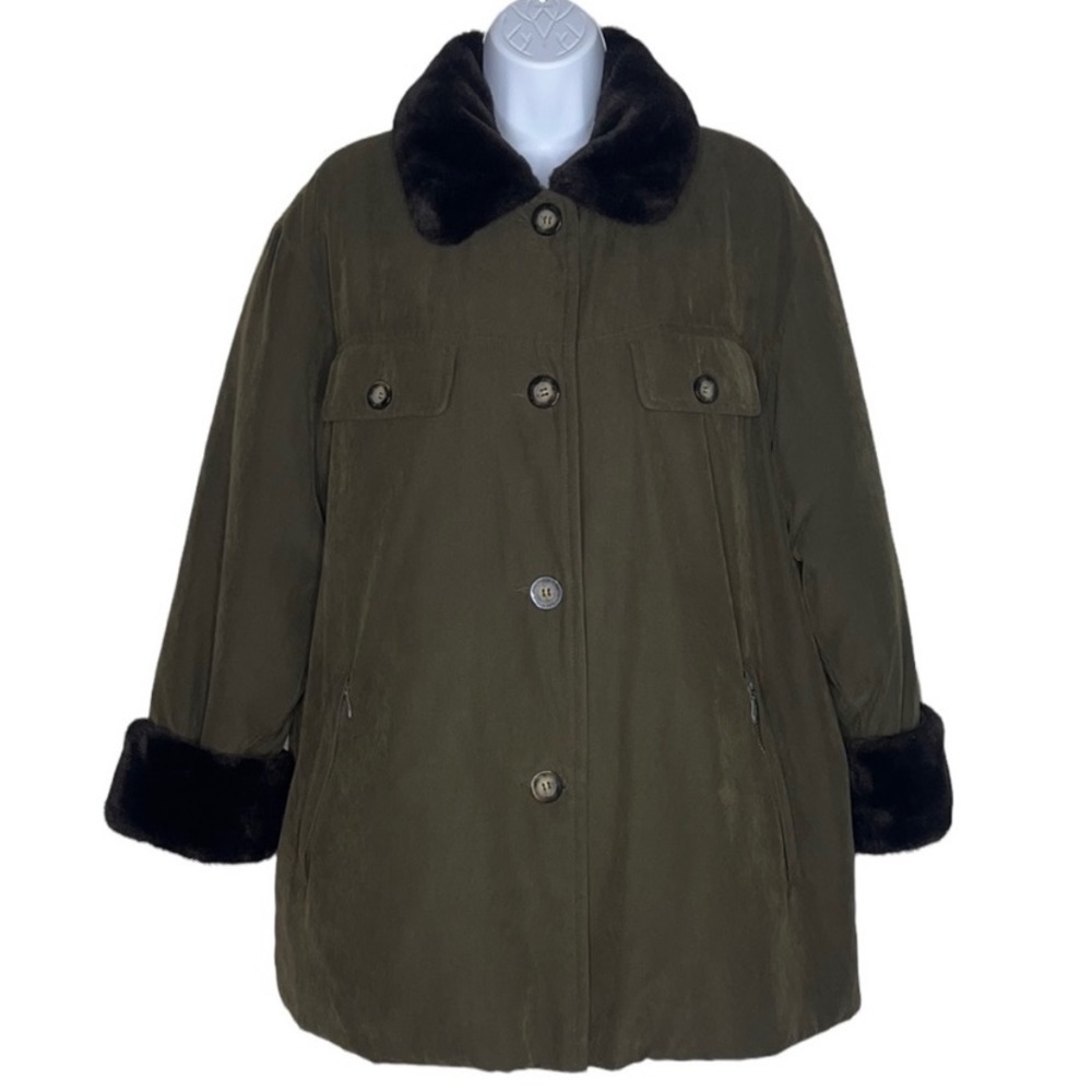 Puffer style coat, water repellent, quilted, faux fur trimmed collar and cuffs
